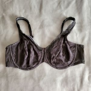 Cacique bra size 42D